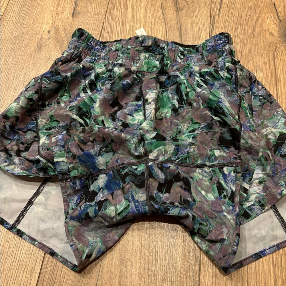 LULULEMON Track That 5" Short Rapid Flourish Multi Size 4 - Picture 11 of 14